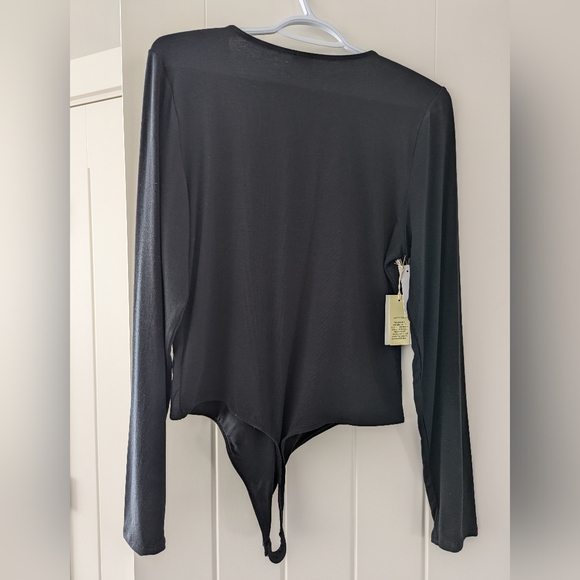 Aritzia Wilfred black body suit - Picture 3 of 3